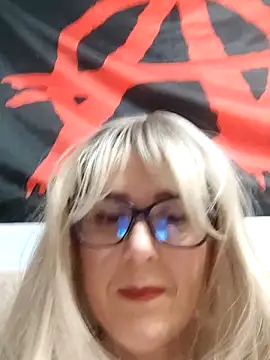 Snapshot of Amelialove42 chatting on 11.22.25 Amelialove42 online show from 11.22.25