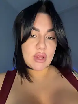 Snapshot of SwittieKendra chatting on 11.18.25 SwittieKendra online show from 11.18.25