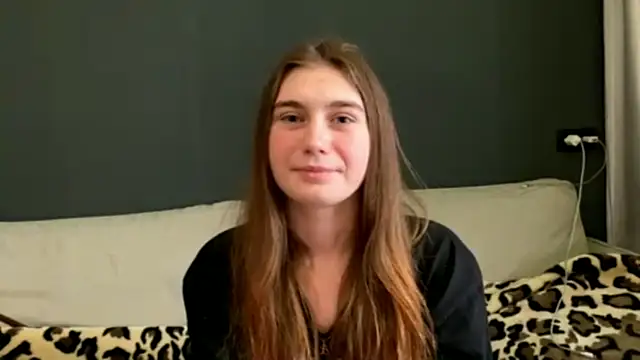 Snapshot of SueannHoffpauir chatting on 10.15.25 SueannHoffpauir online show from 10.15.25