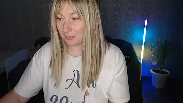 Yummy Gloria online show from 11.16.25