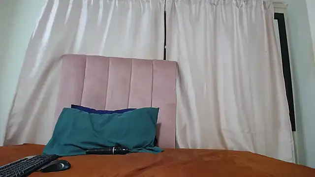 Kelly-001 online show from 04.15.26