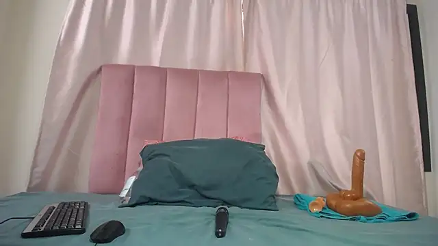 Kelly-001 online show from 04.20.26