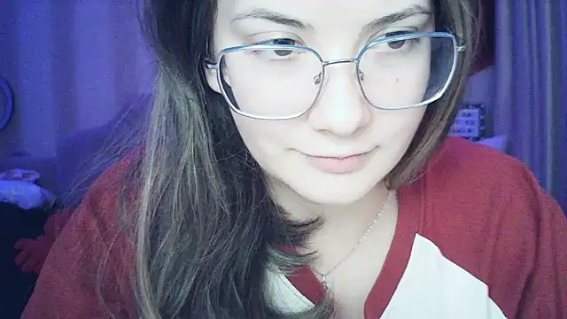 Snapshot of MoodieMira chatting on 11.25.25 MoodieMira online show from 11.25.25