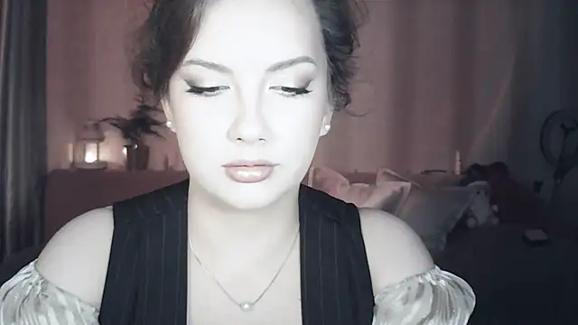 MoodieMira online show from 05.17.26