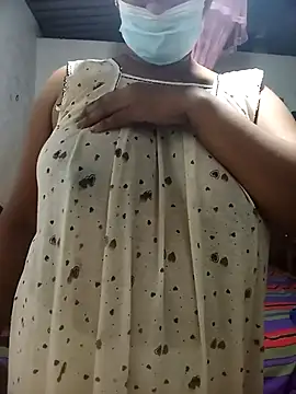 Snapshot of HarshiStar7 chatting on 12.13.25 HarshiStar7 online show from 12.13.25