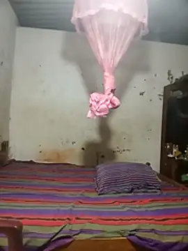 Snapshot of HarshiStar7 chatting on 12.14.25 HarshiStar7 online show from 12.14.25