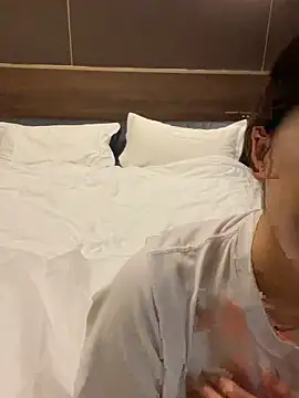 Snapshot of zhenzhen666 chatting on 11.02.25 zhenzhen666 online show from 11.02.25