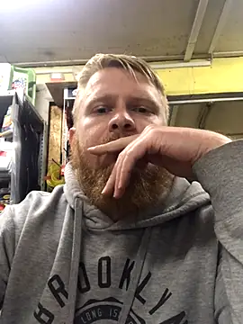 Snapshot of bodywork30 chatting on 10.21.25 bodywork30 online show from 10.21.25