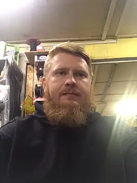 Snapshot of bodywork30 chatting on 11.22.25 bodywork30 online show from 11.22.25