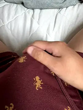 Snapshot of haruki_18old chatting on 10.25.25 haruki 18old online show from 10.25.25