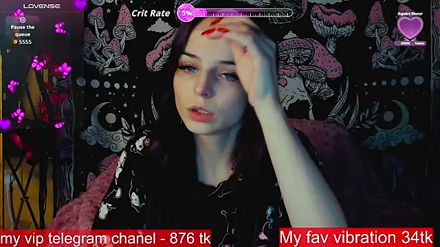 Snapshot of ArianaLight chatting on 10.25.25 ArianaLight online show from 10.25.25