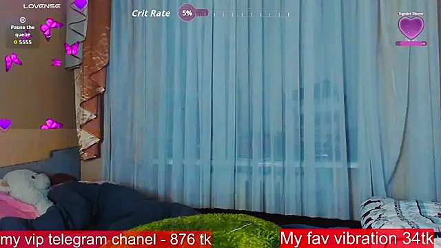 Snapshot of ArianaLight chatting on 11.16.25 ArianaLight online show from 11.16.25