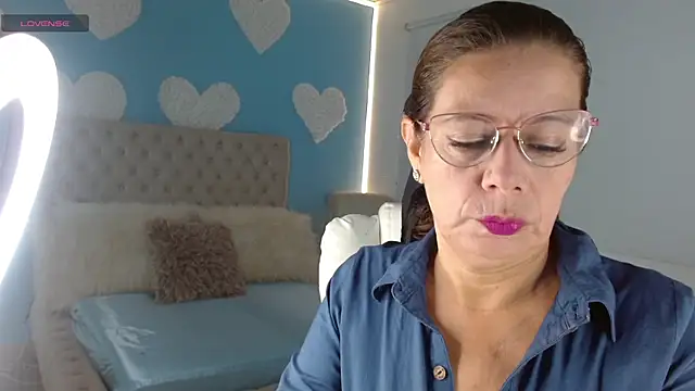 Snapshot of channelsmith_55 chatting on 12.22.25 channelsmith 55 online show from 12.22.25