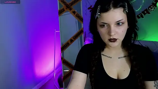 Snapshot of TwilightWalk chatting on 10.25.25 TwilightWalk online show from 10.25.25