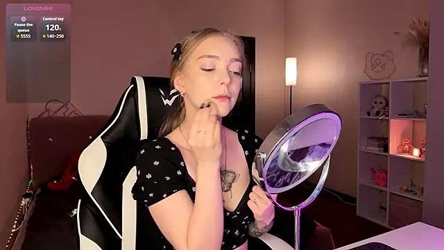 EvaPeace online show from 04.02.26