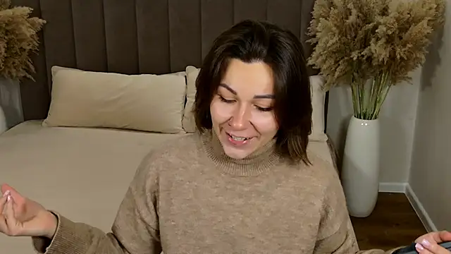 Snapshot of EdenSolis chatting on 11.11.25 EdenSolis online show from 11.11.25