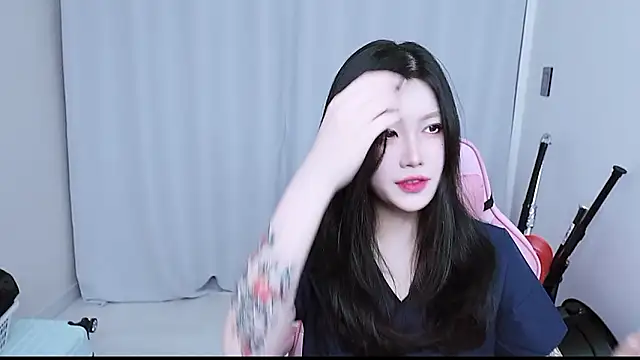 Snapshot of MISA_02 chatting on 12.16.25 MISA 02 online show from 12.16.25