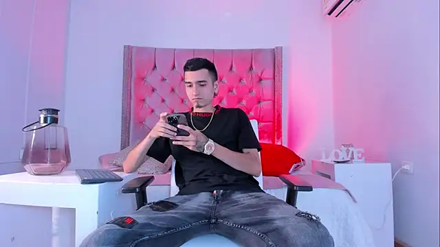 Ethan Boy  online show from 10.16.25