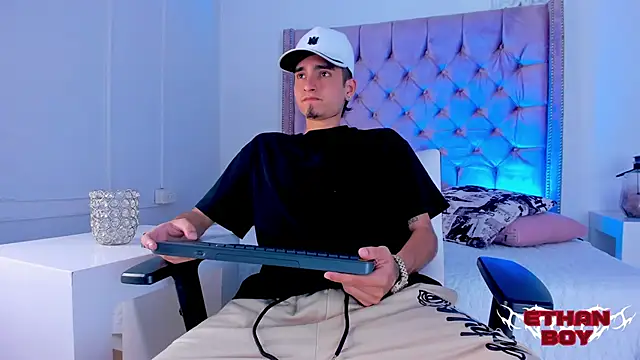 Ethan Boy  online show from 11.28.25