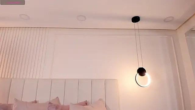 amira sanz online show from 11.28.25