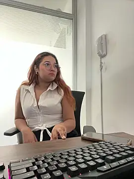 Snapshot of Adhara_adams18 chatting on 10.25.25 Adhara adams18 online show from 10.25.25