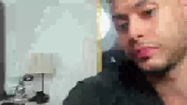 Snapshot of Ken_mailik1 chatting on 10.10.25 Ken mailik1 online show from 10.10.25