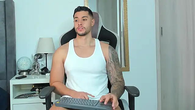 Snapshot of Ken_mailik1 chatting on 11.01.25 Ken mailik1 online show from 11.01.25