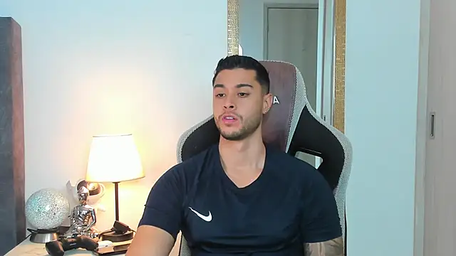 Snapshot of Ken_mailik1 chatting on 11.21.25 Ken mailik1 online show from 11.21.25