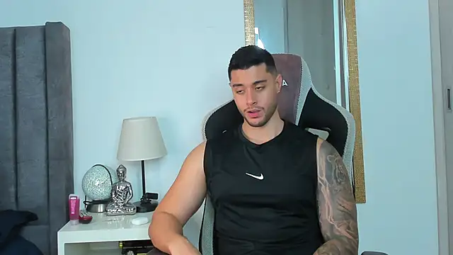 Snapshot of Ken_mailik1 chatting on 12.13.25 Ken mailik1 online show from 12.13.25