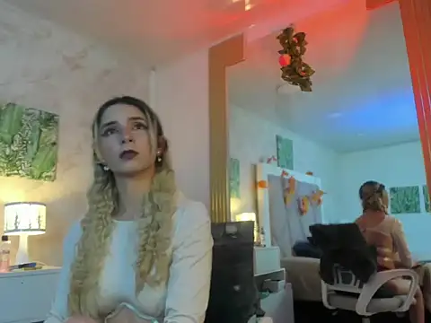 Snapshot of Sophie_teller chatting on 11.07.25 Sophie teller online show from 11.07.25