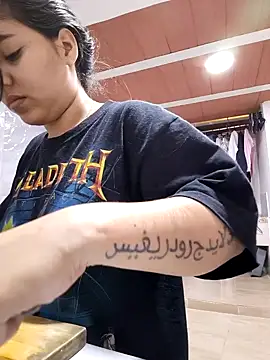 Snapshot of harper_ks chatting on 11.19.25 harper ks online show from 11.19.25