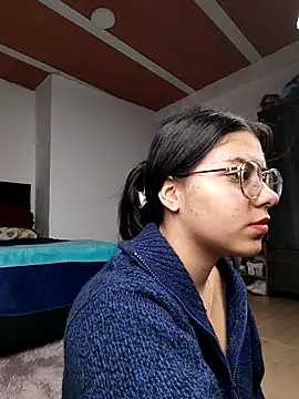 Snapshot of harper_ks chatting on 12.16.25 harper ks online show from 12.16.25