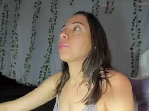 Snapshot of Perla_Jonhson_Rs chatting on 11.05.25 Perla Jonhson Rs online show from 11.05.25