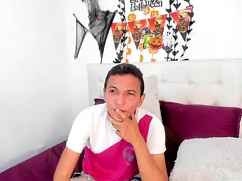 RichyTaylor  online show from 10.13.25