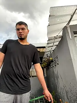 Snapshot of mirallesandbig chatting on 10.30.25 mirallesandbig online show from 10.30.25