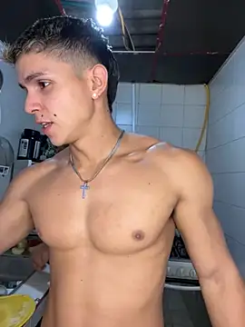 Snapshot of mirallesandbig chatting on 11.07.25 mirallesandbig online show from 11.07.25