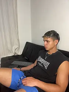 Snapshot of mirallesandbig chatting on 12.13.25 mirallesandbig online show from 12.13.25