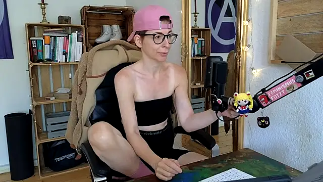 Snapshot of Antifistin chatting on 06.17.26 Antifistin online show from 06.17.26