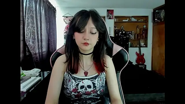 Maki Zein  online show from 12.16.25