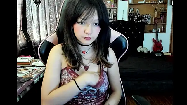 Maki Zein  online show from 02.18.26