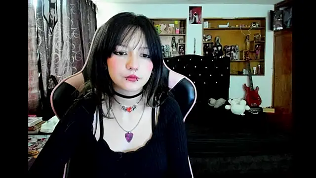 Maki Zein  online show from 02.20.26