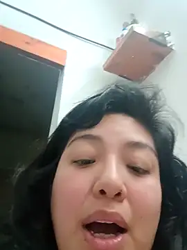 Snapshot of Limoncito027 chatting on 10.10.25 Limoncito027 online show from 10.10.25