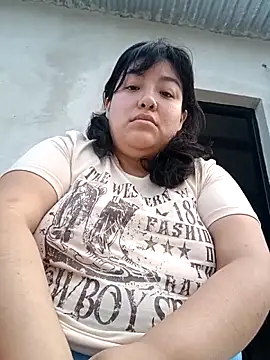 Snapshot of Limoncito027 chatting on 10.11.25 Limoncito027 online show from 10.11.25