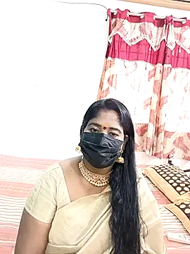 Snapshot of tamil-aunt chatting on 11.04.25 tamil-aunt online show from 11.04.25