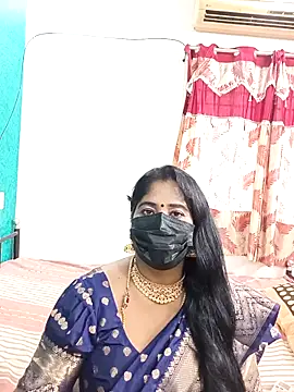 Snapshot of tamil-aunt chatting on 11.05.25 tamil-aunt online show from 11.05.25
