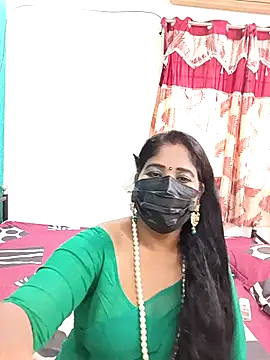 Snapshot of tamil-aunt chatting on 11.06.25 tamil-aunt online show from 11.06.25