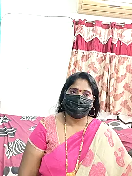 Snapshot of tamil-aunt chatting on 11.08.25 tamil-aunt online show from 11.08.25