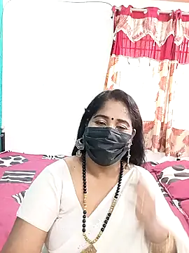 Snapshot of tamil-aunt chatting on 11.10.25 tamil-aunt online show from 11.10.25