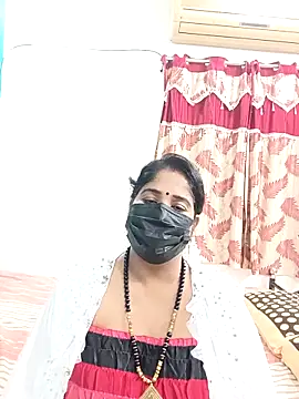 Snapshot of tamil-aunt chatting on 11.13.25 tamil-aunt online show from 11.13.25