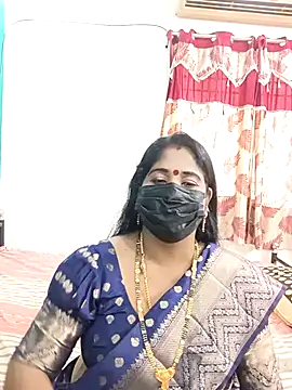 Snapshot of tamil-aunt chatting on 11.14.25 tamil-aunt online show from 11.14.25